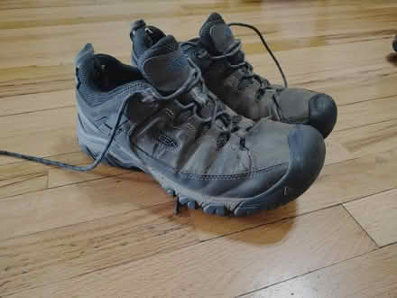 Photo of free Hiking shoes M10.5 (44 EU) (Central and Atrisco) #2