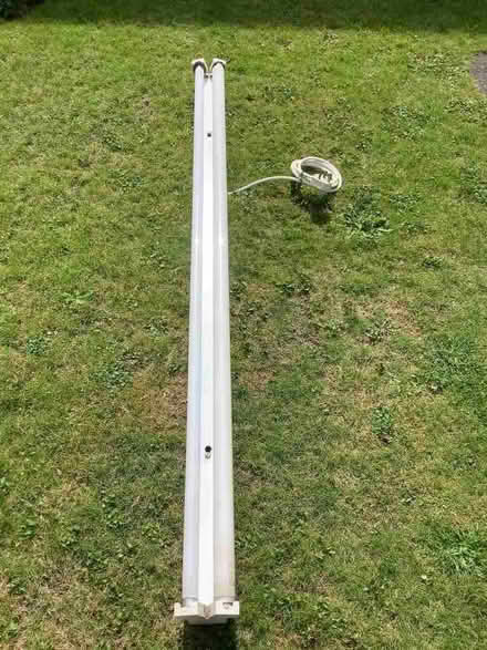 Photo of free Fluorescent light (Intake S12) #1