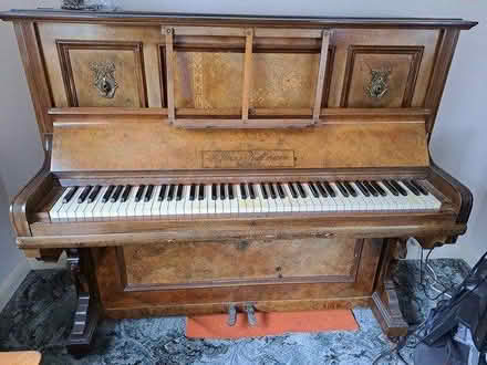 Photo of free Piano (Kington HR5) #1