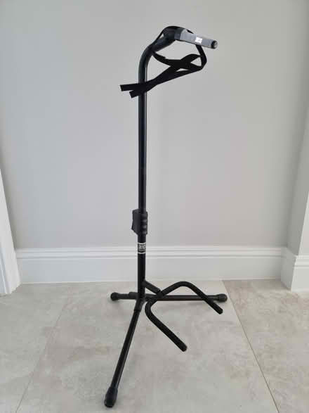 Photo of free Guitare stand (Leziate PE32) #3