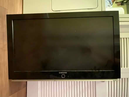 Photo of free Samsung 40” TV (Vienna) #1