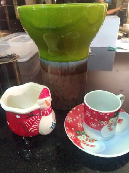 Photo of free Christmas crackers and decorations (N7 Holloway Road) #2