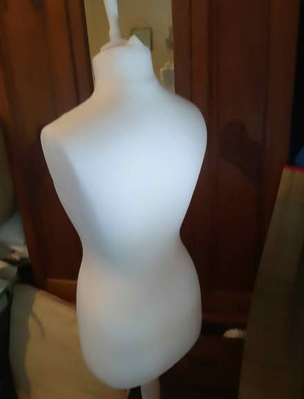 Photo of free Tailors Female Dressmaking Dummy (Cutty Sark SE10) #1