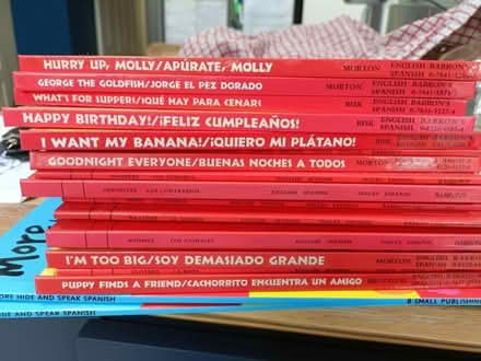 Photo of free x20 "I can read Spanish" english-spanish kids books (Chalker's Corner TW9) #2