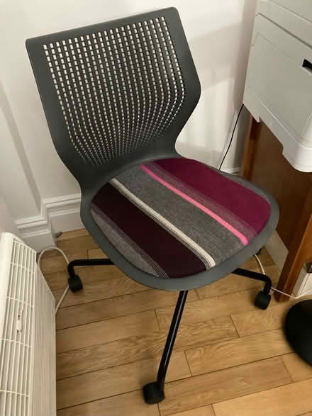 Photo of free Knoll Multigeneration chair (Upper East Side (74th/1st)) #1