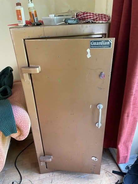 Photo of free working safe - very heavy (Roman Road E3) #1