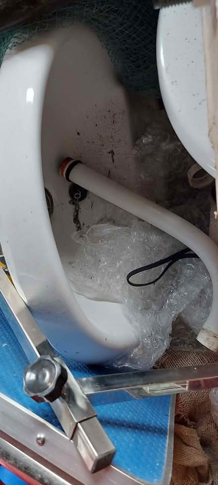 Photo of free White washbasin and toilet (Sedbergh LA10) #2