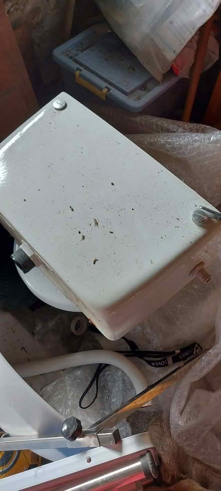 Photo of free White washbasin and toilet (Sedbergh LA10) #3