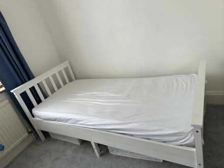 Photo of free Single bed with mattress (New malden) #3