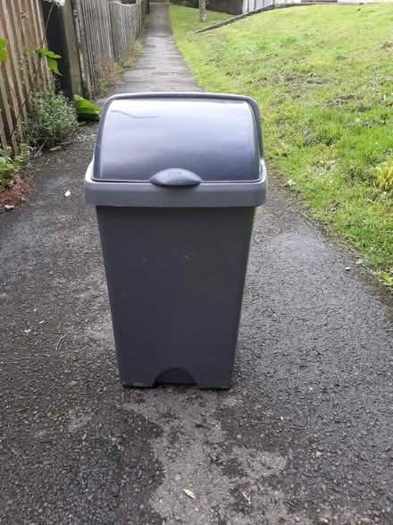 Photo of free Medium sized flip top bin. (Fairfield Park) #1