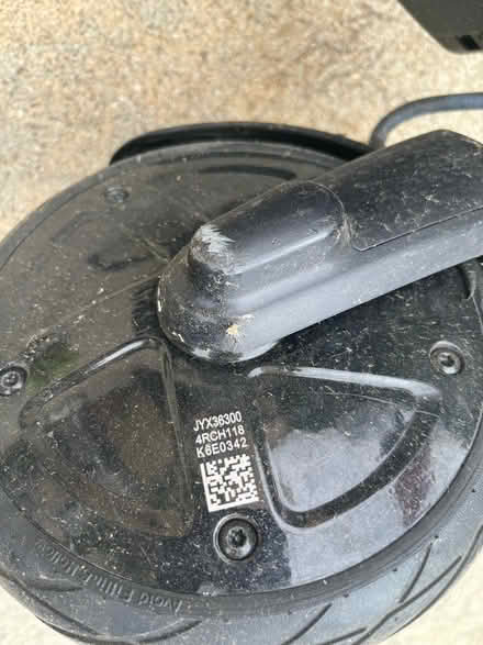Photo of free Curb Alert: Electric Scooter (Wilshire and La Cienega) #4