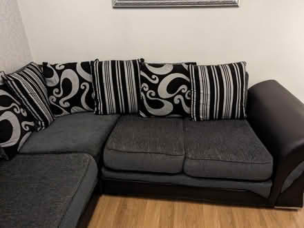 Photo of free Corner sofa (New Barnet EN4) #3