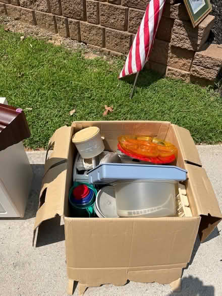 Photo of free Leftover from yard sale (96 Oak Glen Dr Dallas GA) #3