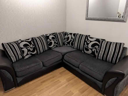 Photo of free Corner sofa (New Barnet EN4) #2
