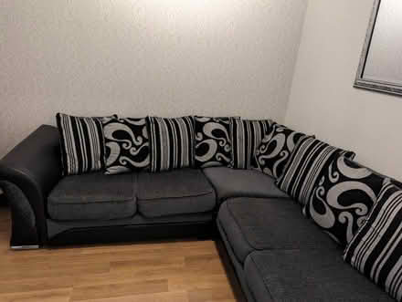 Photo of free Corner sofa (New Barnet EN4) #1