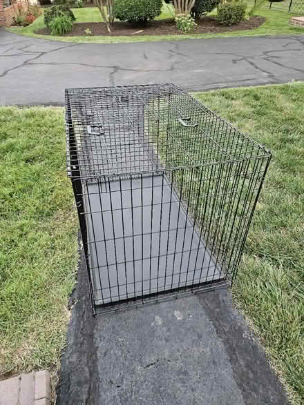 Photo of free Large dog crate (Fairfax city) #4