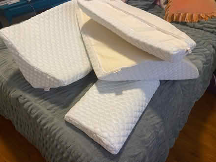 Photo of free Bed wedge pillow (75080) #2