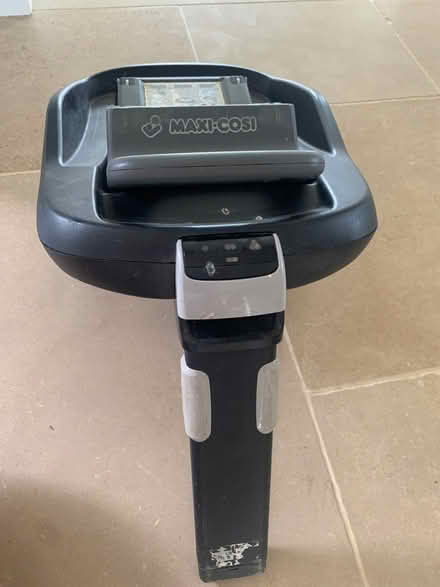 Photo of free Maxi Cosi FamilyFix Base (Empingham LE15) #2