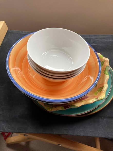 Photo of free Bowls little and large,2 dinner plates (Woodside Park N12) #1