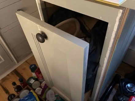 Photo of free Built in kitchen unit for large kitchen bin (Walton Manor OX2) #2