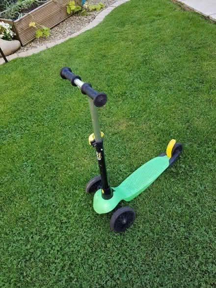 Photo of free Small kids scooter (Churchend RG30) #1