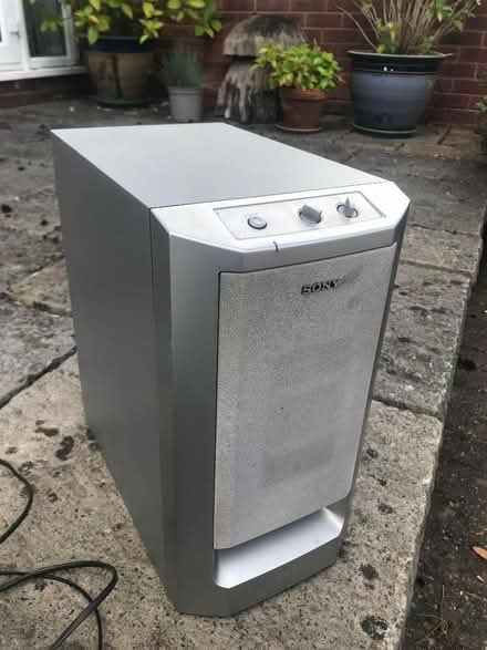 Photo of free Sony Amp & Bass (Longlevens GL2) #4