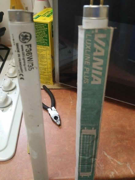 Photo of free Fluorescent light x 2 (Upper Edmonton N18) #2