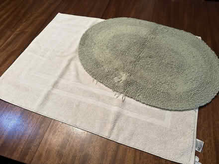 Photo of free bath mats (Long Beach/Lakewood) #1