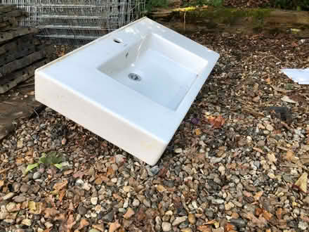 Photo of free Duravit ceramic basin (Worcester Park KT4) #3