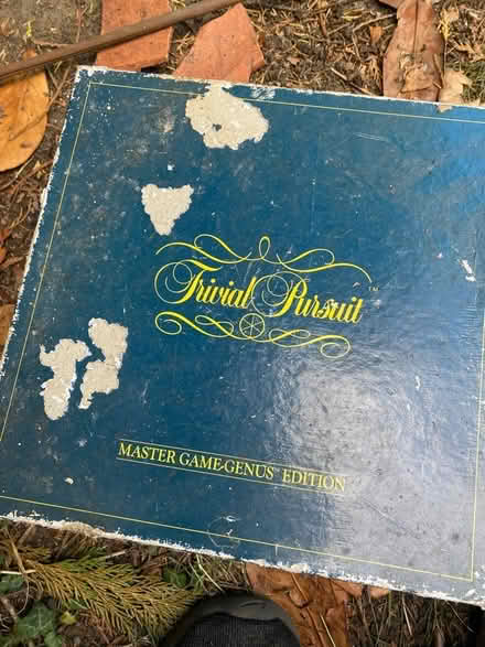 Photo of free Trivial Pursuit Board Game (DA9) #1
