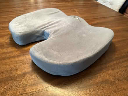 Photo of free ergonomic chair cushion (Long Beach/Lakewood) #1