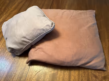 Photo of free two throw pillows (Long Beach/Lakewood) #1