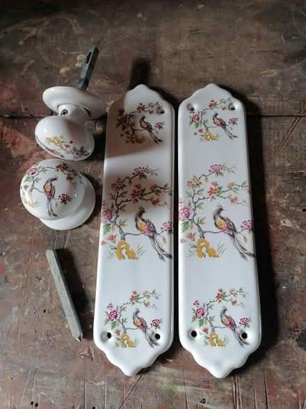 Photo of free China door knobs and push plates (Heathhall, Dumfries DG1) #1