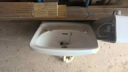 Photo of free Bathroom sink with stand (Heelands MK13) #1