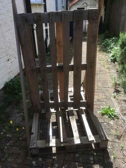 Photo of free Wooden pallet with upright (New Hinksey OX1) #1