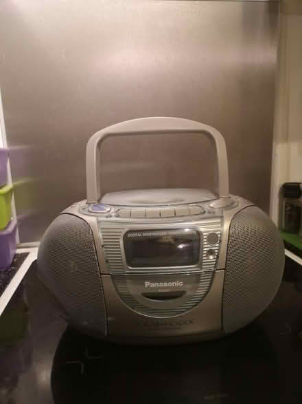 Photo of free Panasonic RX-DX1 - Portable CD/tape player/radio (Woodley RG5) #3
