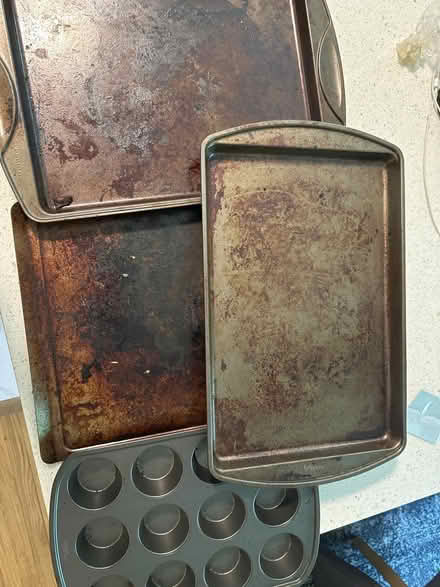 Photo of free 4 oven baking muffin sheets pan (East Point) #1