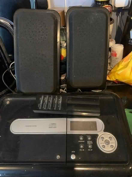 Photo of free CD player & radio (Basildon) #1