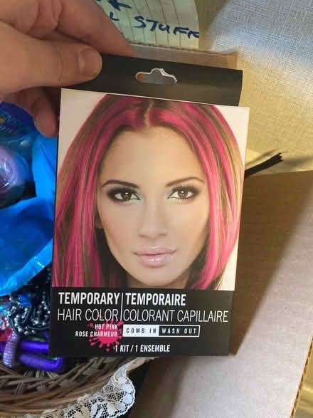 Photo of free Various hair decorations, clips etc (Garret park) #2