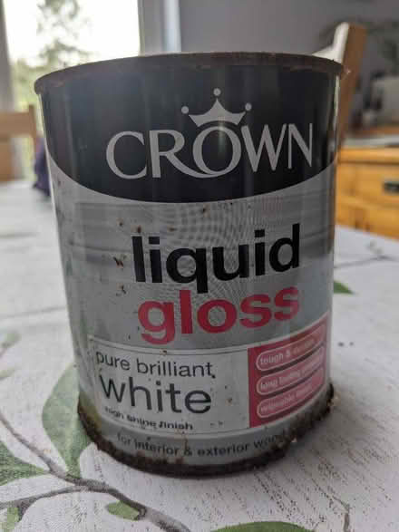 Photo of free White gloss paint (Old Walcot SN3) #1