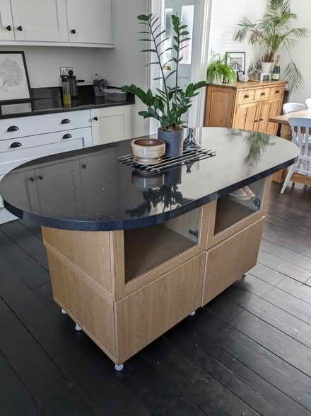 Photo of free Kitchen island (IP1) #3