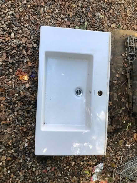 Photo of free Duravit ceramic basin (Worcester Park KT4) #1