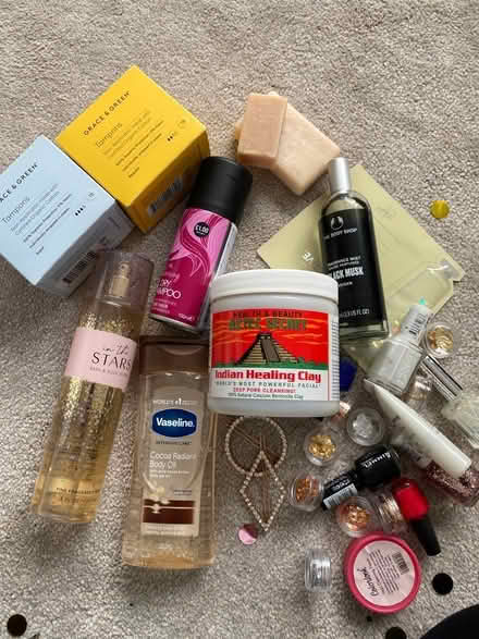 Photo of free Ladies beauty items and candles (B5) #2