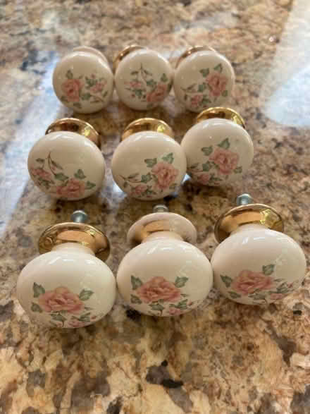 Photo of free 9 ceramic knobs (Ruislip UB10) #1