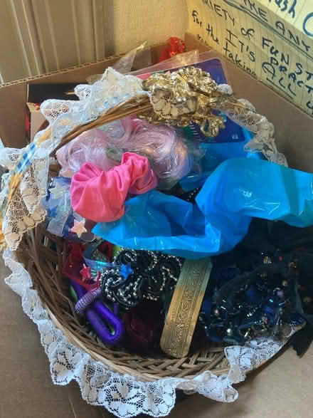 Photo of free Various hair decorations, clips etc (Garret park) #3