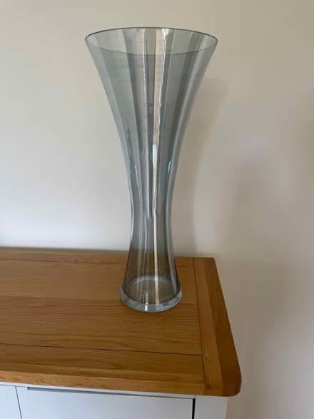 Photo of free Large glass vase (Charlton OX12) #1