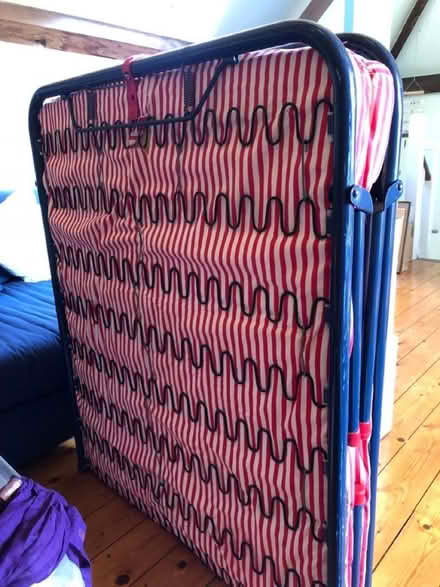 Photo of free Z bed (Coleshill HP7) #1