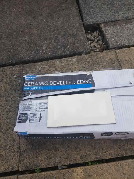 Photo of free box of ceramic wall tiles (S40 Chesterfield) #1