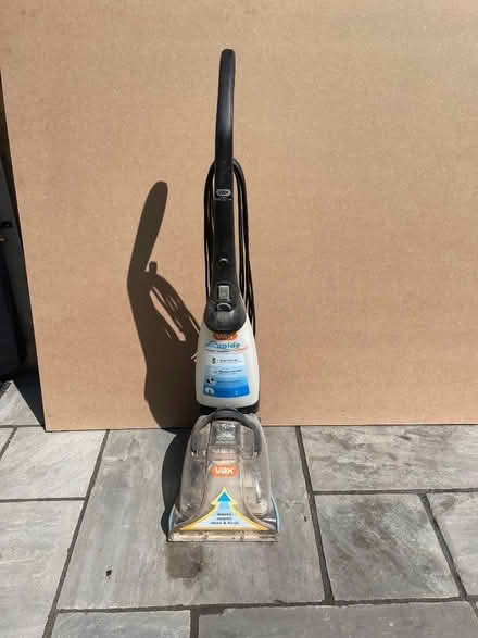 Photo of free Vax carpet cleaner (Castleham TN37) #1