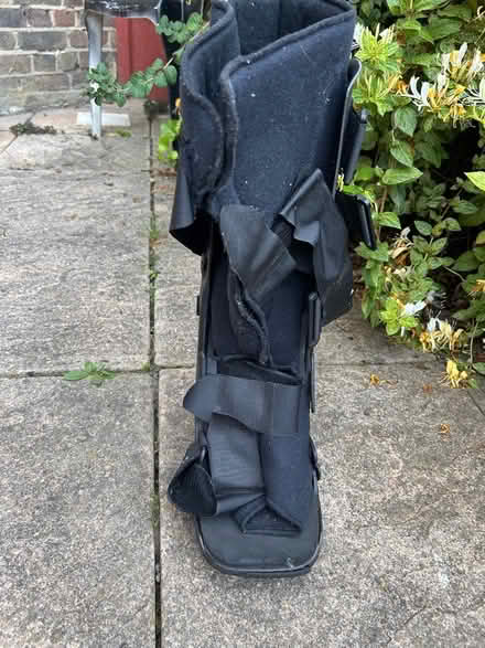 Photo of free Right foot cast boot (Wimbledon SW20) #2